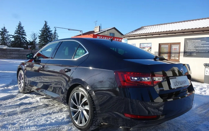 Skoda Superb cena 105000 przebieg: 69700, rok produkcji 2017 z Radzymin małe 232